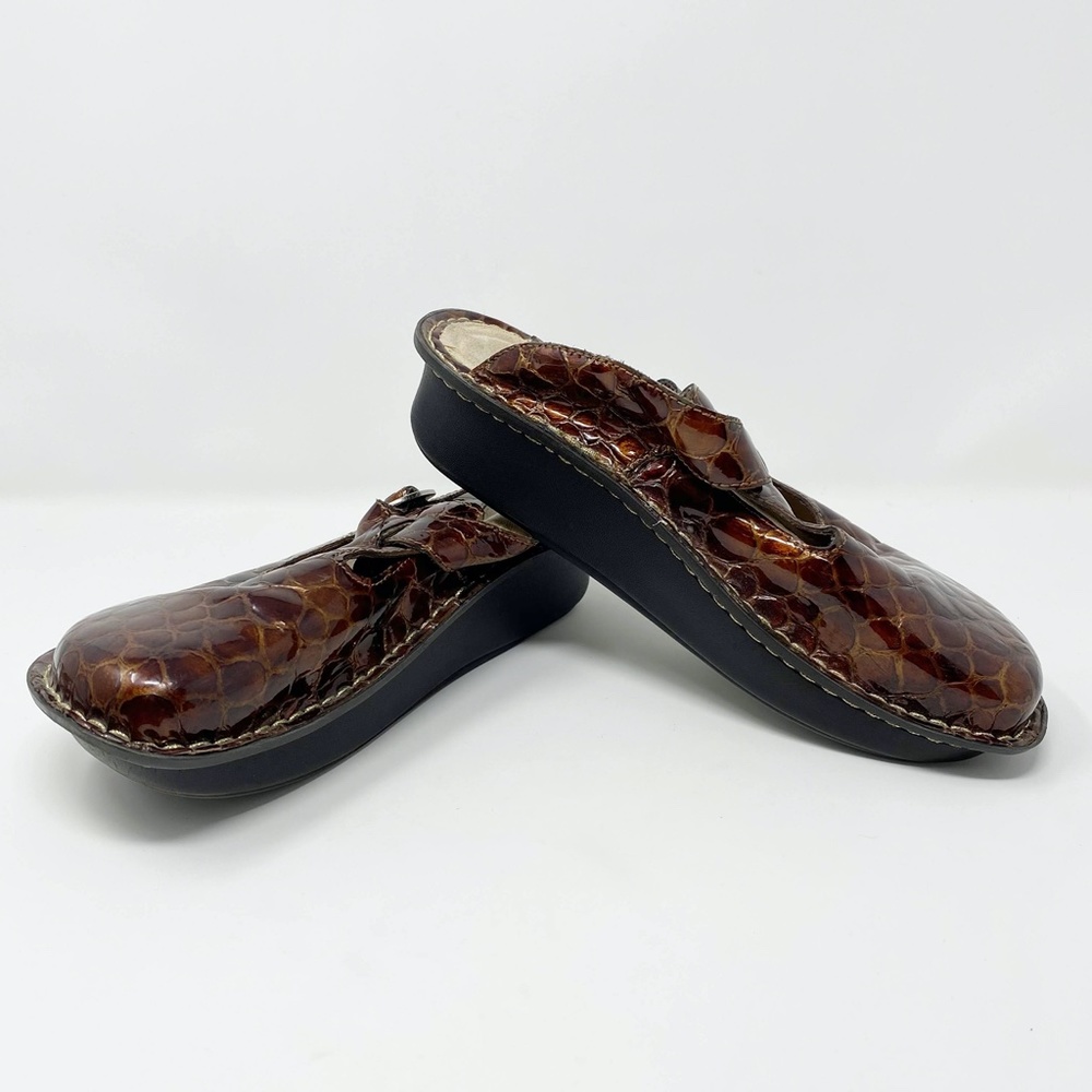 Alegria Choco Croco Clogs - Picture 5 of 8